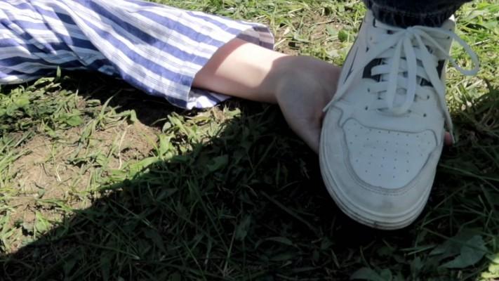 【超级女M】三女神苞米地处刑女奴