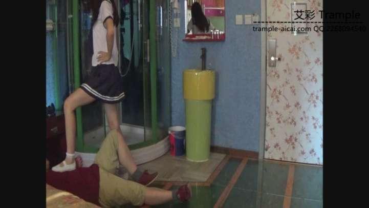 女生虐死快递工