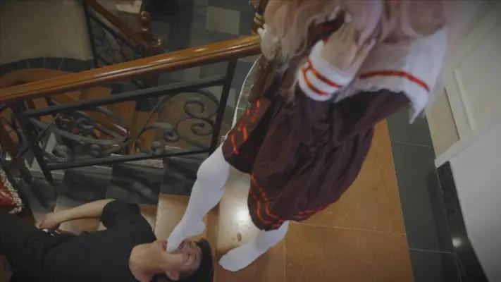 『奴隶岛』—〔Magic︱Mirror 魔镜少女〕—公主在楼梯间的践踏 MM-210612