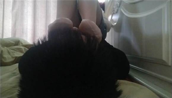 房东小姐姐的脚奴才