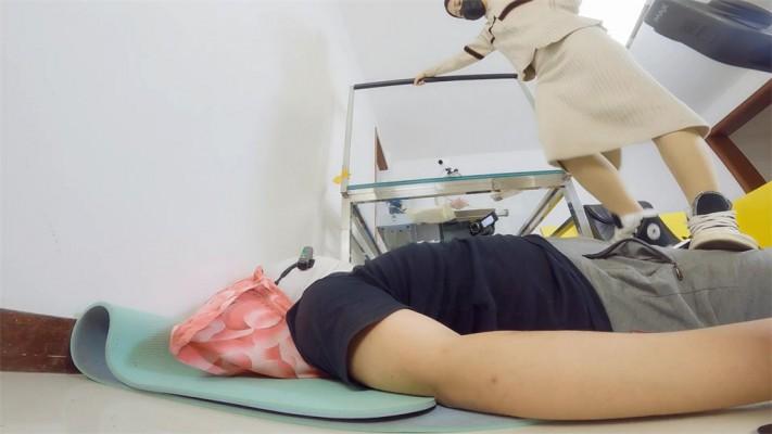 【婧児小主】晓G全语言脏帆布鞋和白袜踩头顶踩脖子 踩踹审讯 GP824F YC-220523-5 【婧児小主】晓G全语言脏帆布鞋和白袜踩头顶踩脖子 踩踹审讯 GP824F YC-220523-5