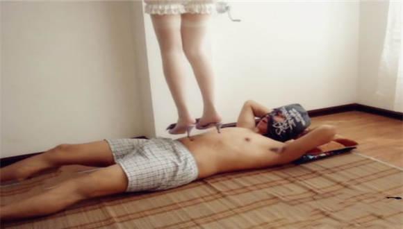 美丝凉拖暴力踩踢+超享受玉腿丝足按摩