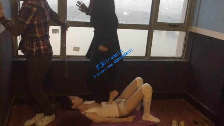 最强女m祝大家元旦快乐！上新！