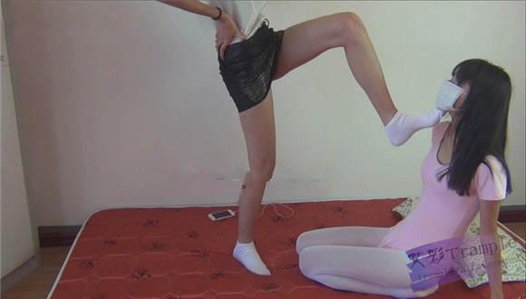 甜儿白棉袜虐踩lulu，语言调教 G-NV-113