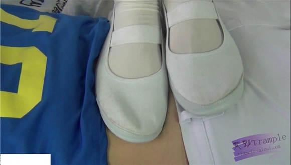 甜儿公主虐踩向老师告密l的LULU G-NV-103