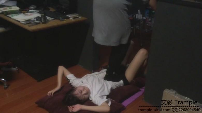 最强女m重磅:三踩女群踩女m 中国MFX! 最强女m重磅:三踩女群踩女m 中国MFX!