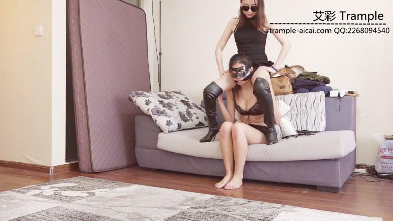 『小妮女女』性感主人骑虐小母马