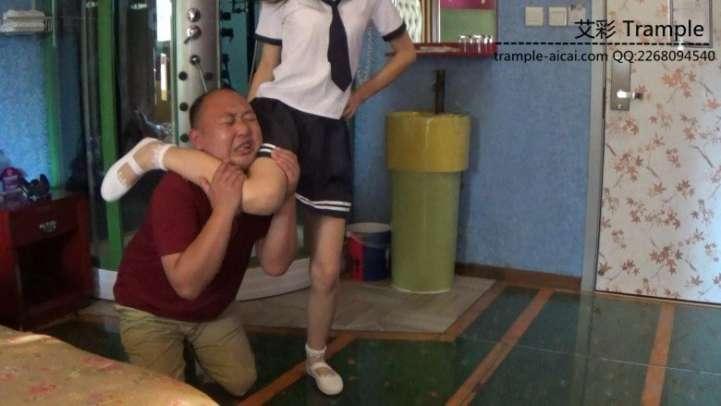 女生虐死快递工