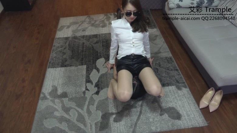 『小妮女女』日常调教犯贱母狗