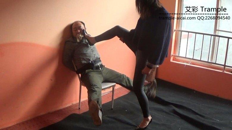 女杀手处刑叛徒