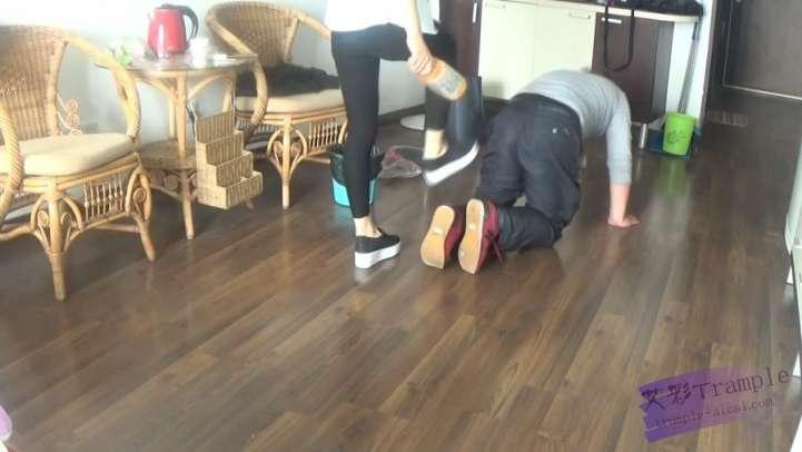 燕子女主骑马坐脸窒息 燕子女主骑马坐脸窒息