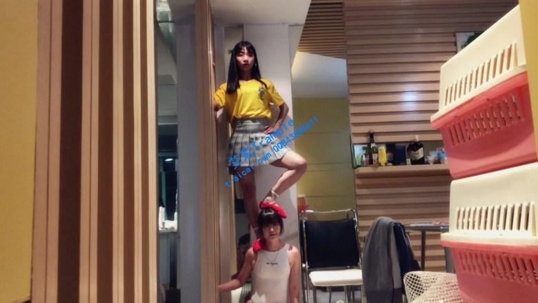 最强女m：全新风格女女踩踏人肉舞毯！