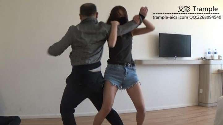 女杀手暗杀黑老大