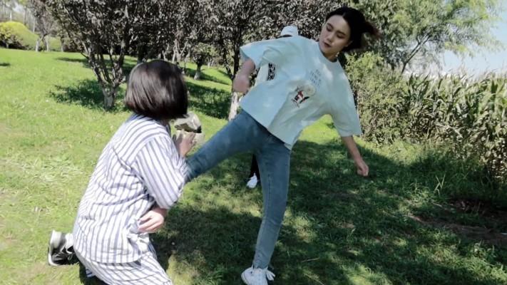 【超级女M】三女神苞米地处刑女奴