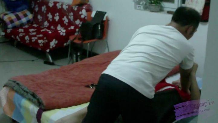 美少女惩治暴力男. 美少女惩治暴力男.