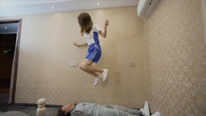 『奴隶岛』—麦可颂玩弄表白的舔狗