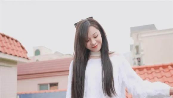 『奴隶岛』〔Magic︱Mirror 魔镜少女〕—星奈羞辱绿帽老公