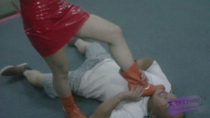 狠辣女警潜入（1）—高抬腿踩脖子踩死吐血