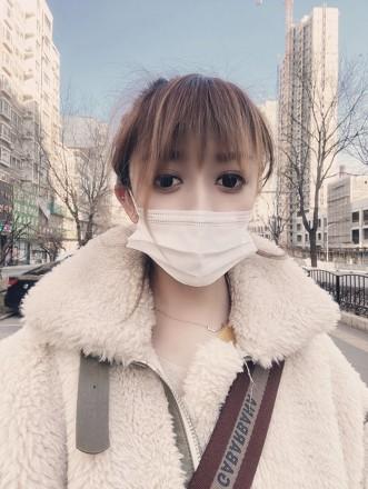 无意识的丝脚下玩具