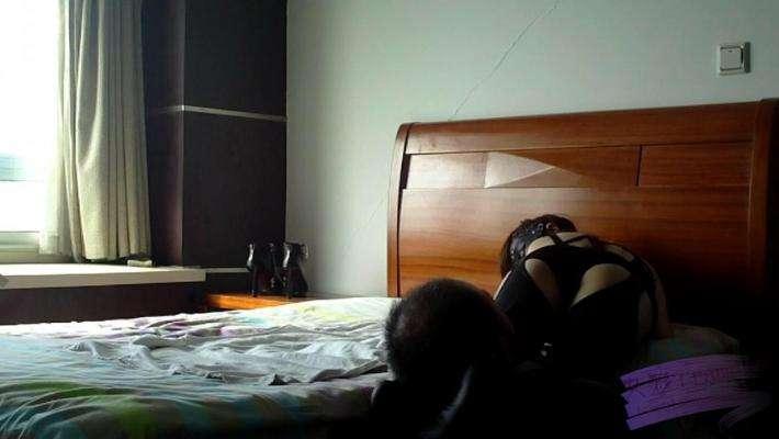 莉莉美腿魅惑足责绞杀