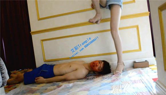 『奴隶岛』—鞋跺渣男头