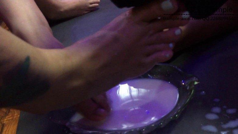 冰灵仙儿 戏耍贱奴 冰灵仙儿 戏耍贱奴