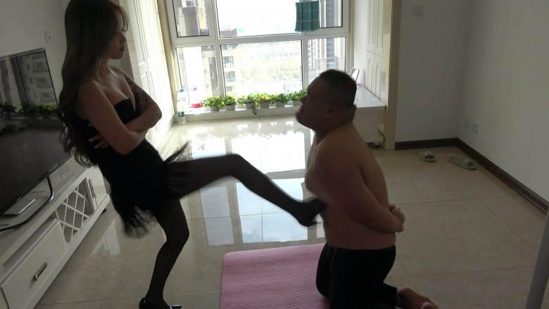 【冷柔】高鞋跟暴力扎踩，凶狠跳踩