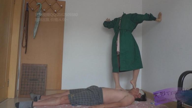 小主人手术服给患者治疗疾病