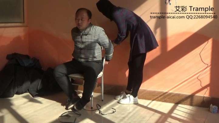 女绑匪劫财杀人