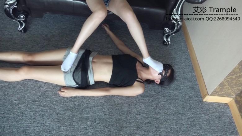 『小妮女女』白袜裸足TJ女M