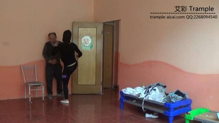 剧情片蒙面女杀手入室杀害卧底警察