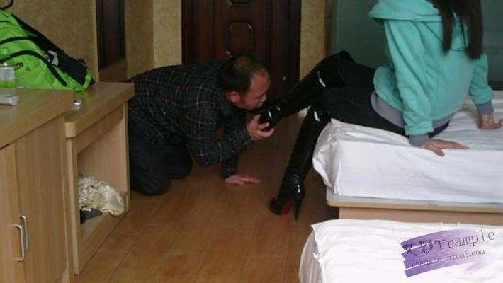 丽娜修理家暴姐夫