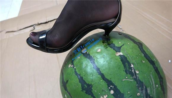 【冷柔】高跟鞋跟踩烂大西瓜