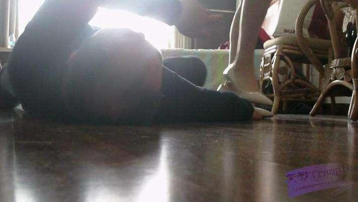 菲菲女神教训变态男（下）