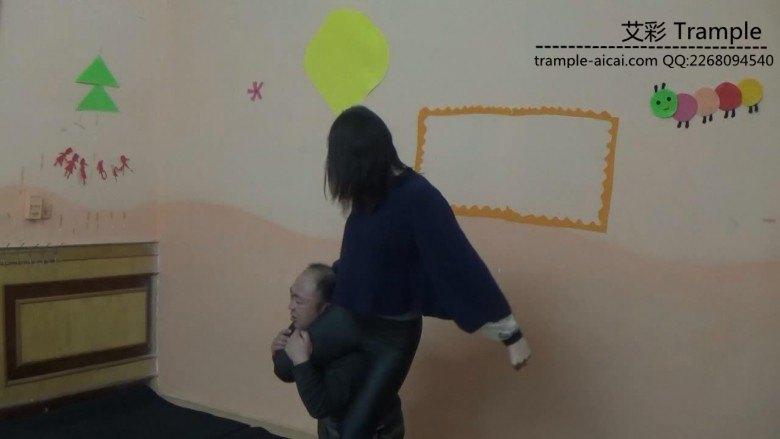 女老大教训组织人员