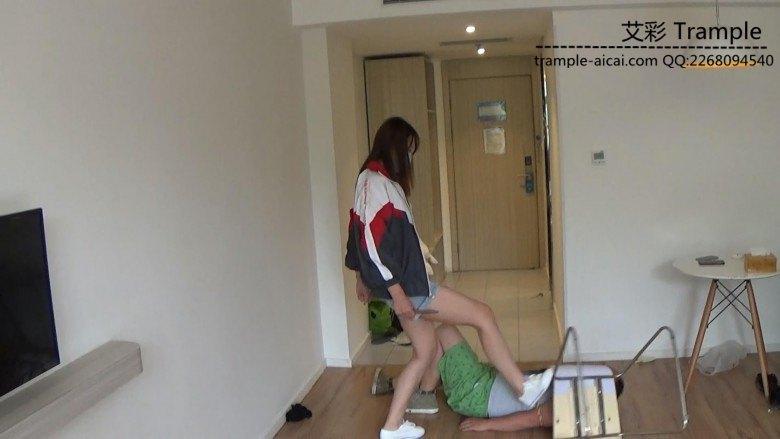 剧情片大腿下的冤魂