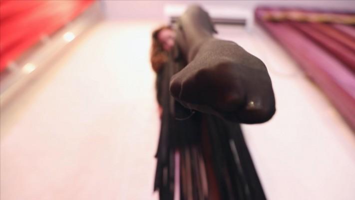 『奴隶岛』—麦可颂捆绑黑丝踢踢踢