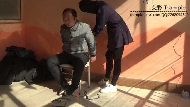 女绑匪劫财杀人