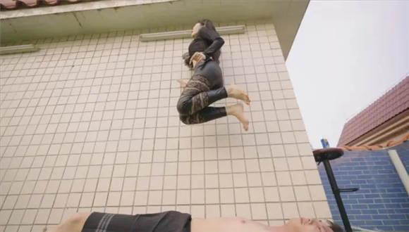 『奴隶岛』—〔Magic︱Mirror 魔镜少女〕—长靴踢废出轨的老公