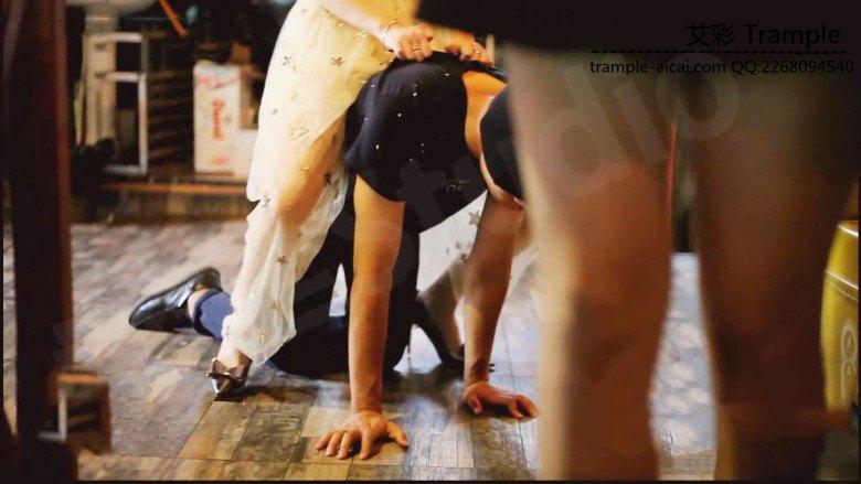 【艾丝Studio】扶桑果儿女王酒吧狠虐贱狗 170618