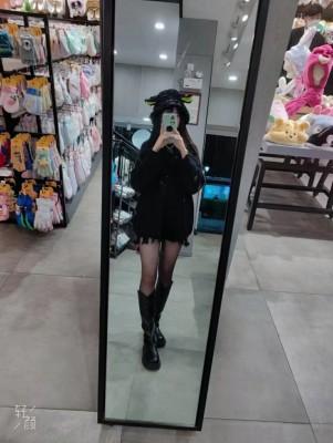 【黑丝诱惑】素人姣姣黑丝短裙高跟鞋踩踏 YC-221208-2