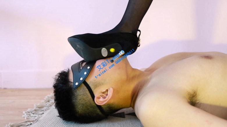 『奴隶岛』—新人灵灵OL装恋足踩踏