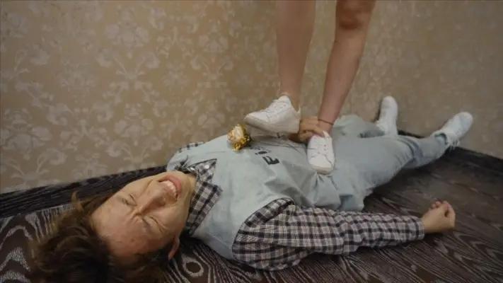 『奴隶岛』—麦可颂玩弄表白的舔狗