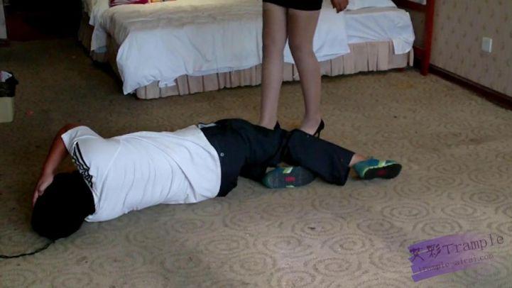 职场女秘书教你防狼绝招.