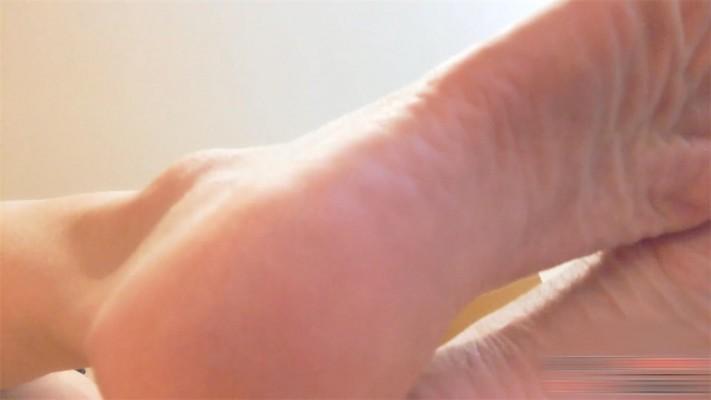 【婧児小主】婧児妈妈 GTS POV 高跟裸足羞辱玩弄贱儿子，裸足踩死在脚下YC-220506-4