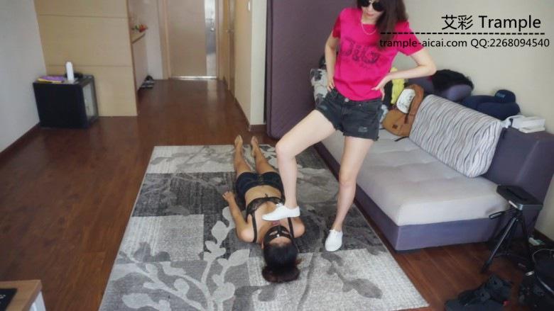『小妮女女』白布鞋虐待女奴