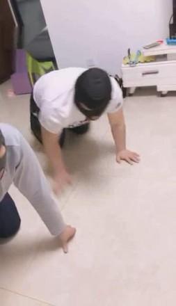 【冷柔s】高跟玉足口水水果盛宴羞辱两王八