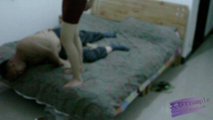 美少女惩治暴力男. 美少女惩治暴力男.