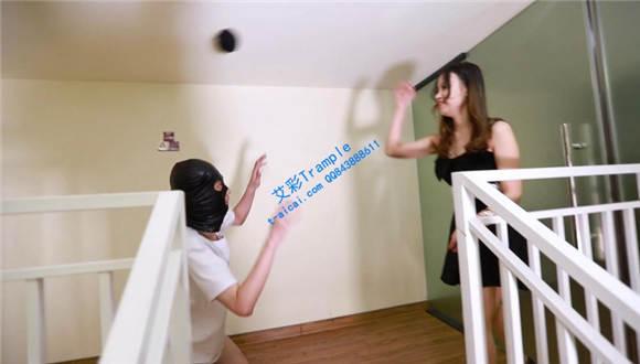 『奴隶岛』—双s丝袜球逗狗恋足