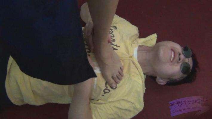 狠辣的富家小姐